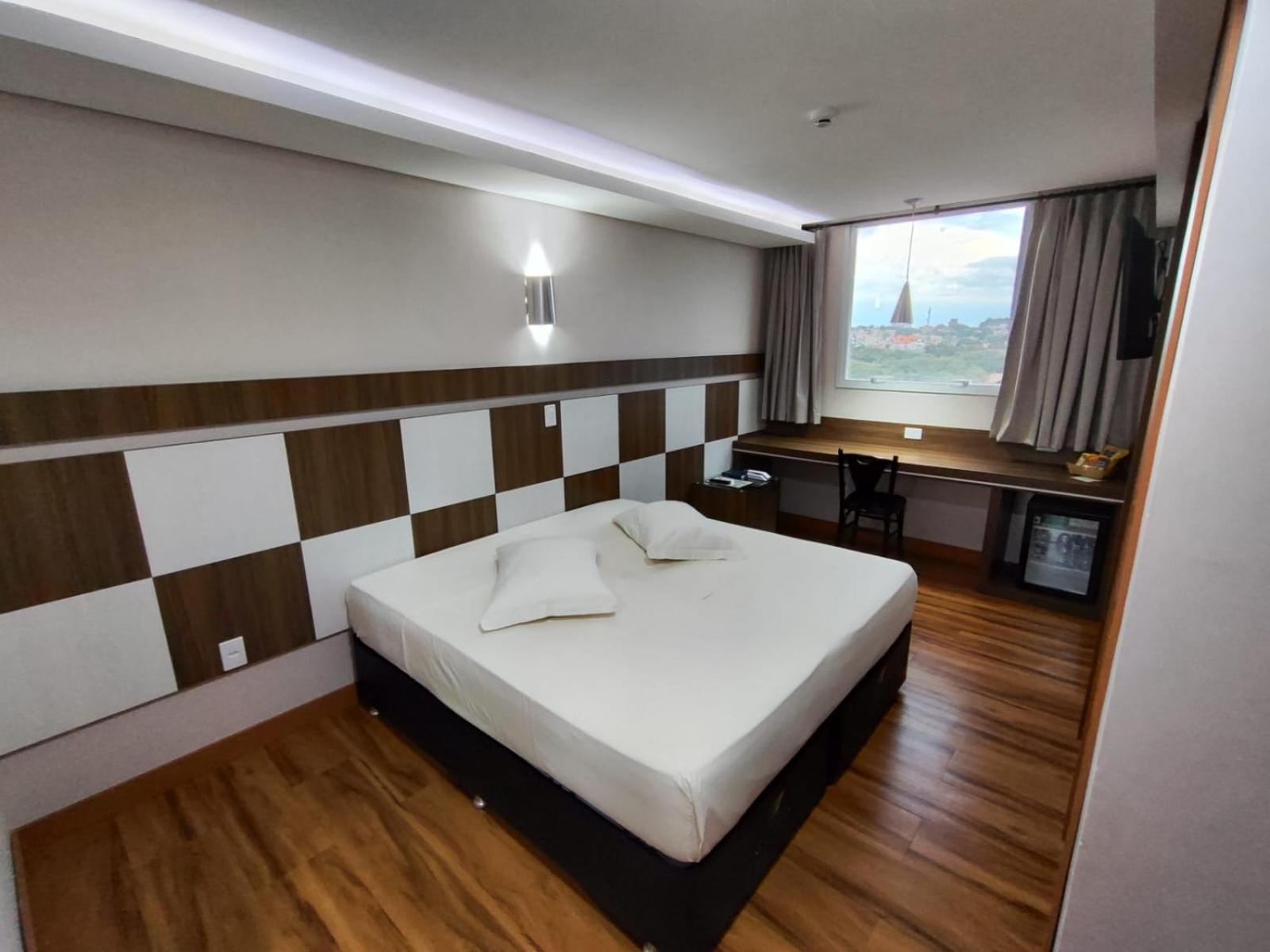 Hotel Maestro Executive Toledo Toledo  Kültér fotó